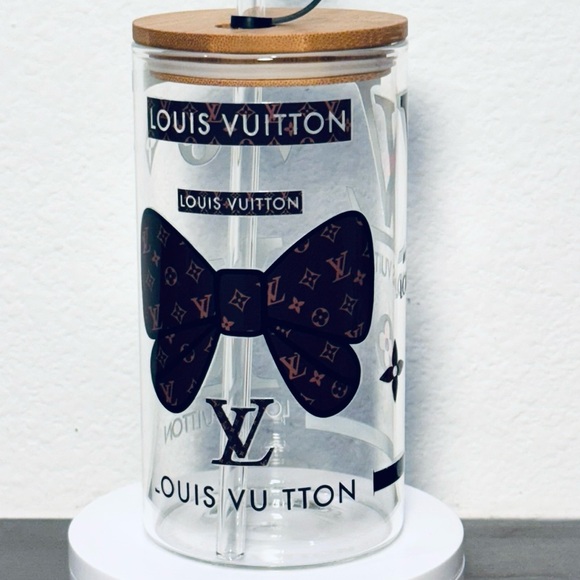 18oz Clear Tumbler with Black Monogram Bow - Picture 3 of 6